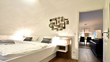 2 bedrooms, iron/ironing board, free WiFi