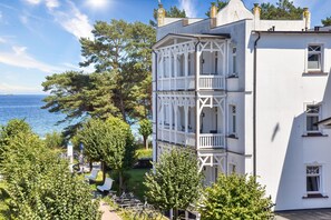 Exterior - Welcome to the dream home "Strandgold" with lake view and modern facilities (Binz)