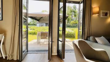 TV, peis, bordtennis og bøker