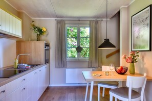Kühlschrank, Ofen, Herdplatte, Geschirrspüler