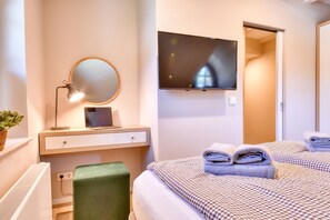 1 bedroom, iron/ironing board, free WiFi - Newly built, modern, exclusive - that describes the Klein Stresow vacation village (Klein Stresow)