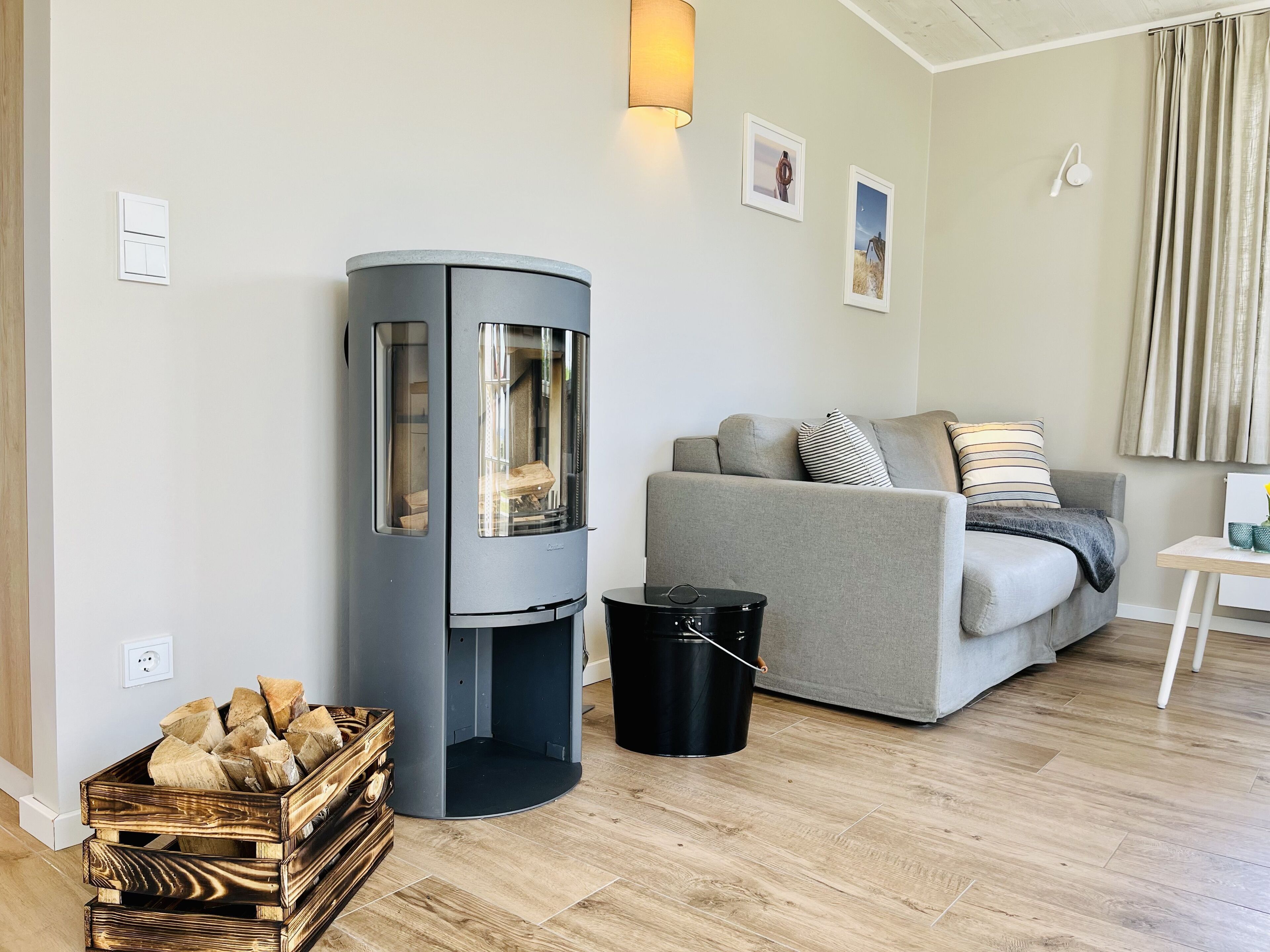 TV, caminetto, tavolo da ping pong