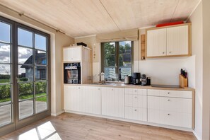 Refrigerador, horno, parrilla de estufa y lavavajillas 