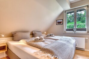 2 bedrooms, iron/ironing board, free WiFi