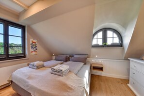 1 bedroom, iron/ironing board, free WiFi