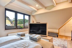 3 makuuhuonetta, silitysrauta/-lauta, ilmainen Wi-Fi