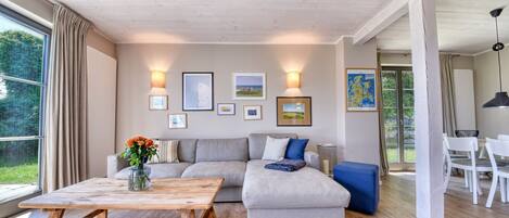 TV, fireplace, table tennis