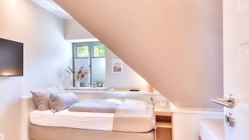 2 bedrooms, iron/ironing board, free WiFi