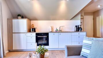 Fernseher, Tischtennisplatte