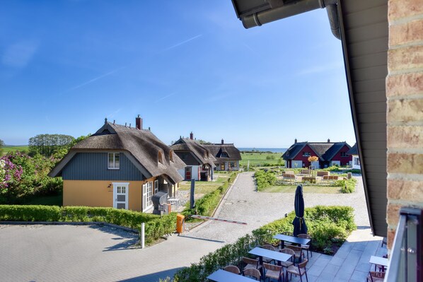 تناول الطعام بالخارج