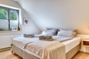 2 bedrooms, iron/ironing board, free WiFi - Newly built, modern, exclusive - that describes the Klein Stresow vacation village (Klein Stresow)