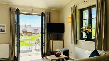 Fernseher, Tischtennisplatte