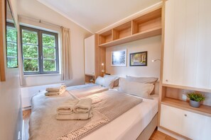 1 bedroom, iron/ironing board, free WiFi