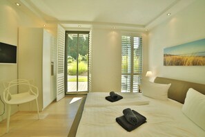 2 bedrooms, iron/ironing board, free WiFi