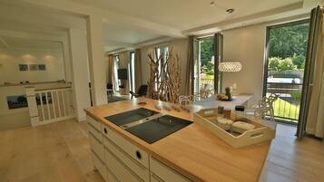 Kühlschrank, Mikrowelle, Geschirrspüler