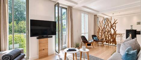 TV, books, stereo
