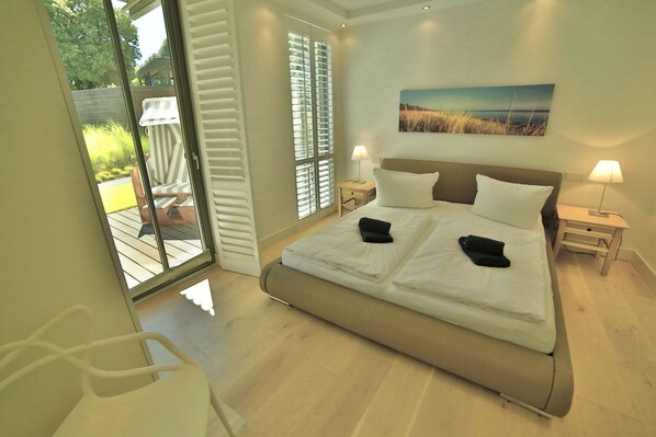 2 bedrooms, iron/ironing board, free WiFi