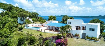 BVI VILLAGE - SUMMER DISCOUNT at bohemian-style hilltop villa & pool