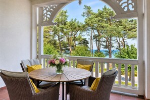 Outdoor dining - Strandlust 610, Villa Seeadler:Unique Baltic Sea view & cozy ambience. (Binz)
