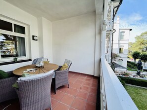 Outdoor dining - Strandlust 610, Villa Seeadler:Unique Baltic Sea view & cozy ambience. (Binz)