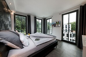 2 bedrooms, iron/ironing board, free WiFi