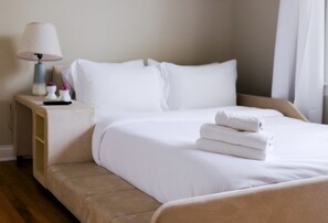 1 bedroom, desk, iron/ironing board, free WiFi