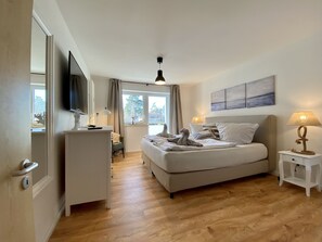 2 soverom, skrivebord, strykejern/-brett og wi-fi (inkludert)