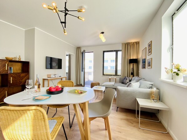 Télévision, chaîne hi-fi