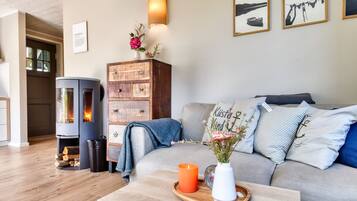 TV, peis, bordtennis og bøker