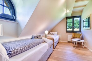 2 室のベッドルーム、アイロン / アイロン台、WiFi (無料)