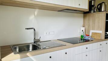 Kühlschrank, Ofen, Herdplatte, Geschirrspüler