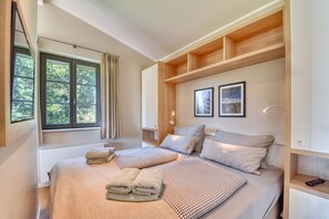 1 bedroom, iron/ironing board, free WiFi