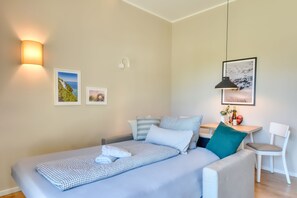 1 bedroom, iron/ironing board, free WiFi - Newly built, modern, exclusive - that describes the Klein Stresow vacation village (Klein Stresow)