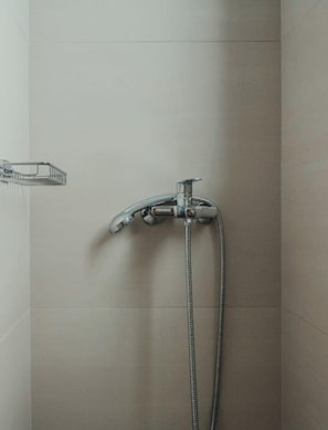 King Suite | Bathroom - MGM Residencies - Agias Theklas (Athens)