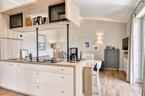 Fridge, oven, stovetop, dishwasher - Newly built, modern, exclusive - that describes the Klein Stresow vacation village (Klein Stresow)