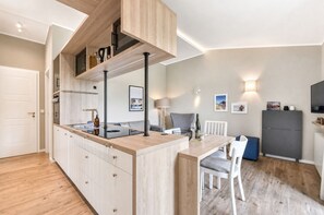 Dining - Newly built, modern, exclusive - that describes the Klein Stresow vacation village (Klein Stresow)