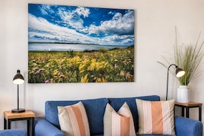 TV, books - Relaxed Baltic Sea vacation: vacation apartment Strandperle in Binz with lake view (Binz)