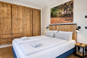 2 bedrooms, iron/ironing board, free WiFi - Relaxed Baltic Sea vacation: vacation apartment Strandperle in Binz with lake view (Binz)
