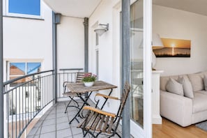 Outdoor dining - Welcome to our vacation apartment Binzer Standgut (Binz)
