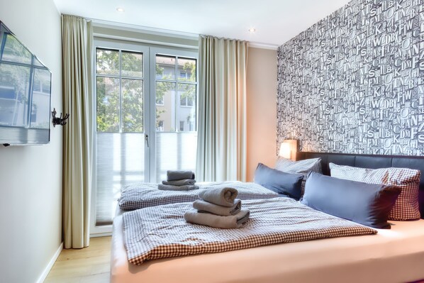 2 bedrooms, iron/ironing board, free WiFi, bed sheets