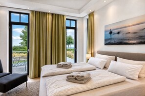 2 bedrooms, iron/ironing board, free WiFi - Luxury vacation apartment "Küstenblick" in Villa Claire on the beach in Sellin (Sellin)