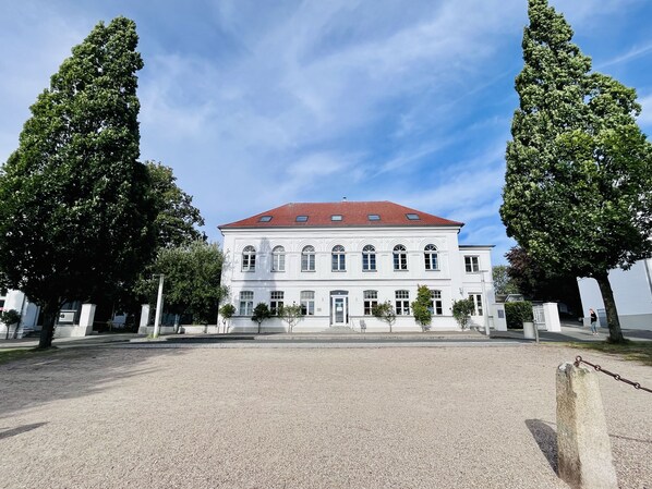 Exterior - Welcome to our vacation apartment in the heart of Putbus on the Circus! (Putbus)
