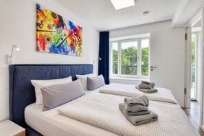 2 bedrooms, iron/ironing board, free WiFi