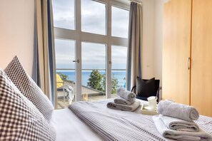 2 bedrooms, desk, travel cot, free WiFi