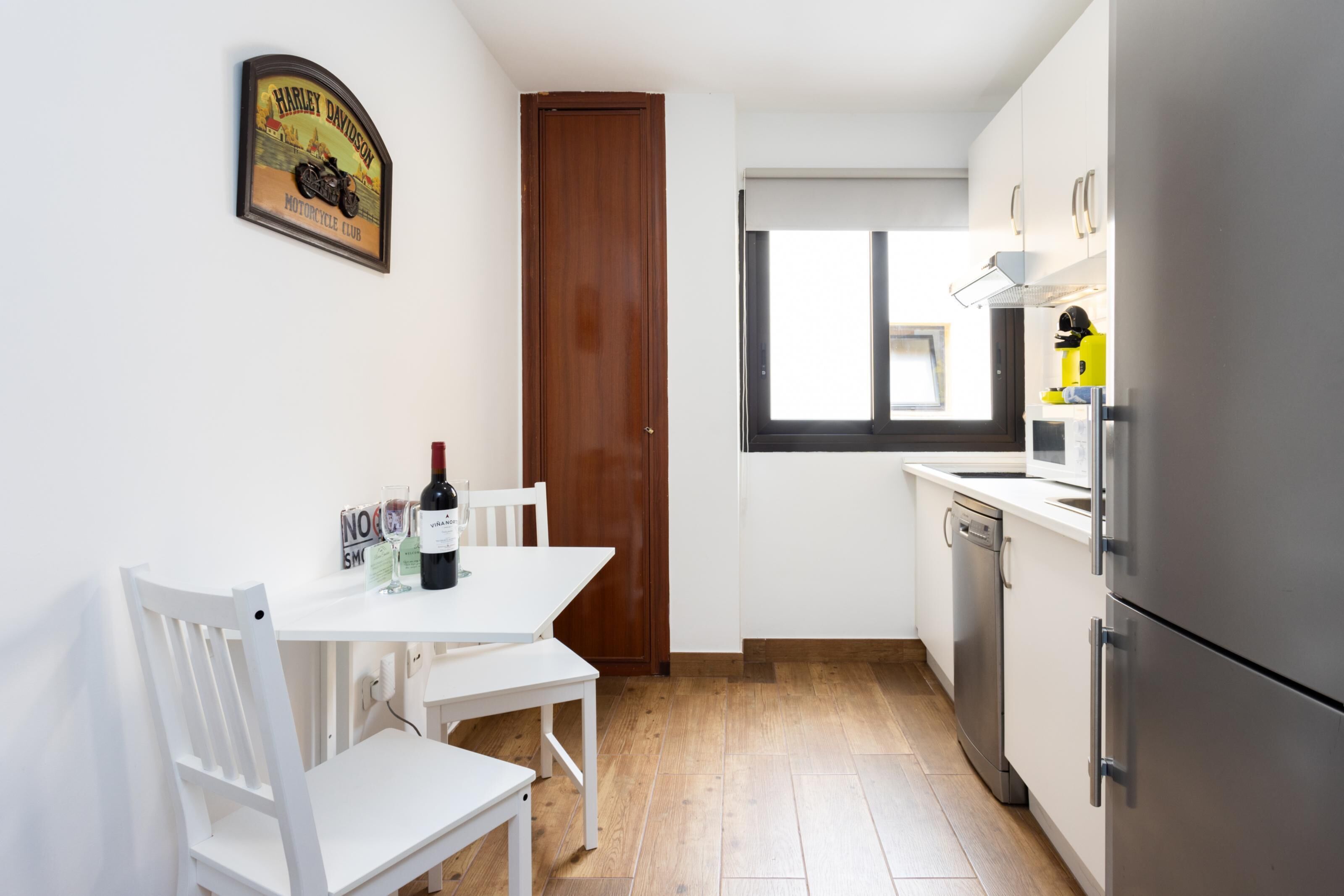 Fridge, microwave, dishwasher, coffee/tea maker