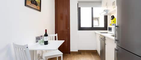 Fridge, microwave, dishwasher, coffee/tea maker