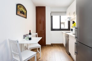 Microwave, dishwasher, coffee/tea maker, high chair - Elegante y luminoso piso recién reformado (La Victoria de Acentejo)