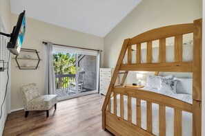 4 bedrooms, desk, iron/ironing board, free WiFi