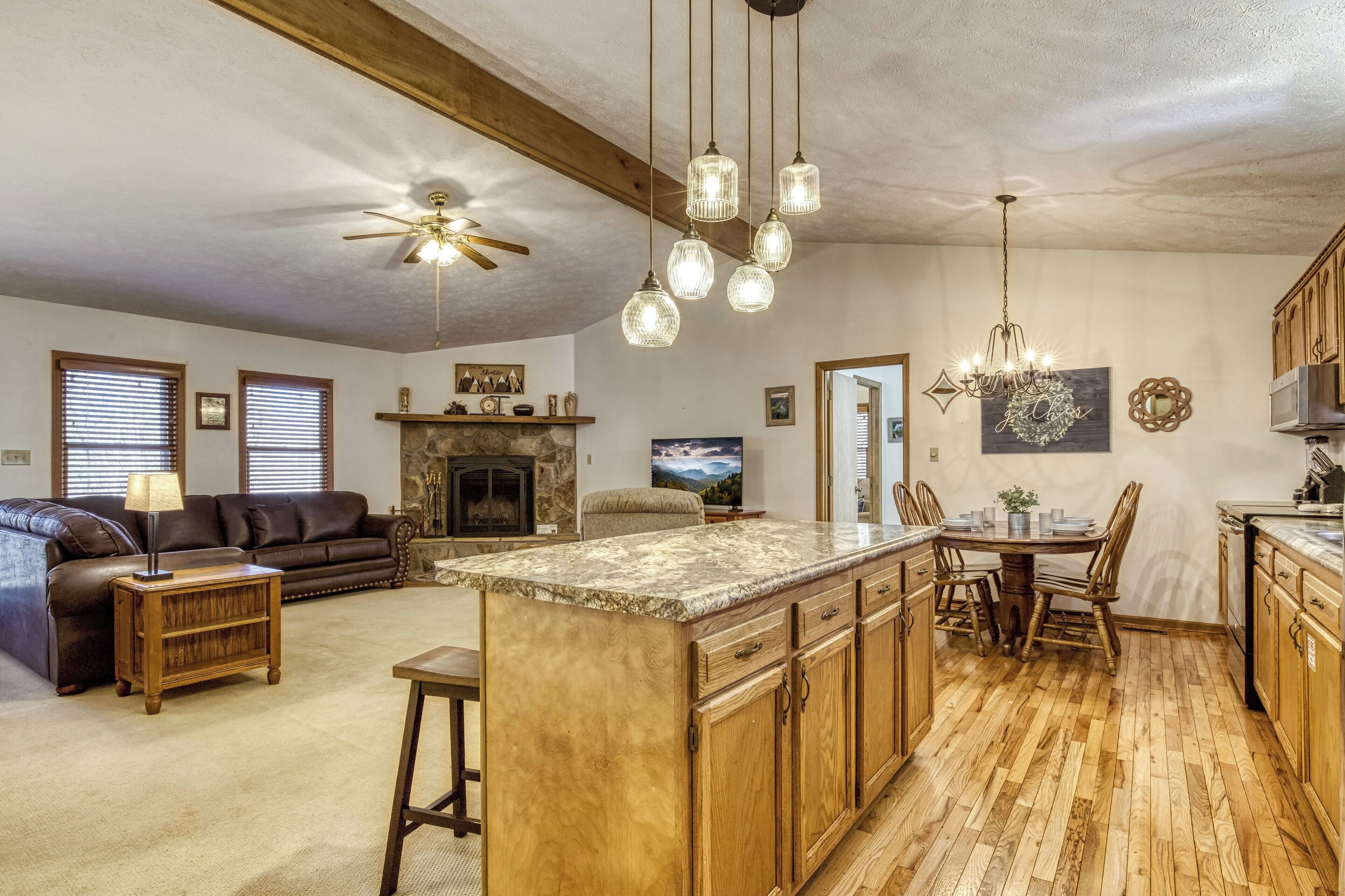 Lumberjack Lodge | Hot Tub, Game Room, Fir Pit - Wears Valley, TN