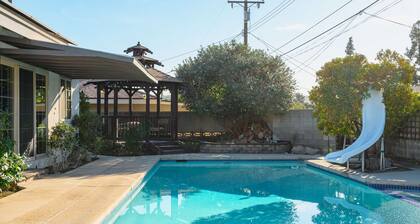 Luxury Estate With Sparkling Pool Elegant Amenities